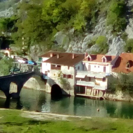 Guest House Perjanik Rijeka Crnojevića Eksteriør billede