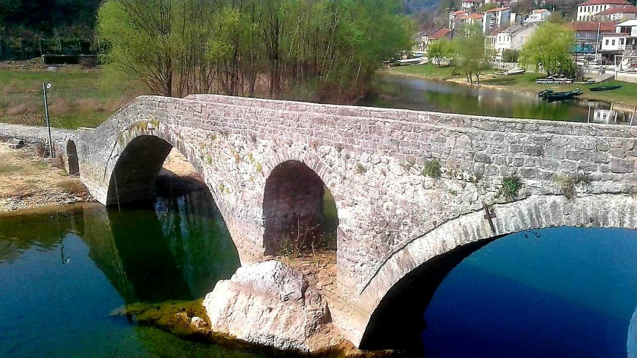 Guest House Perjanik Rijeka Crnojevića Eksteriør billede